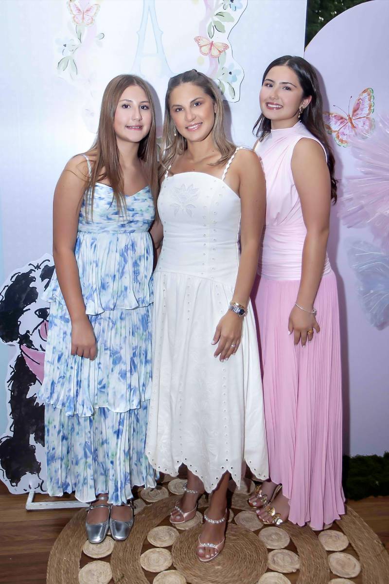 Adriana, Daniela y Camila Cáceres.