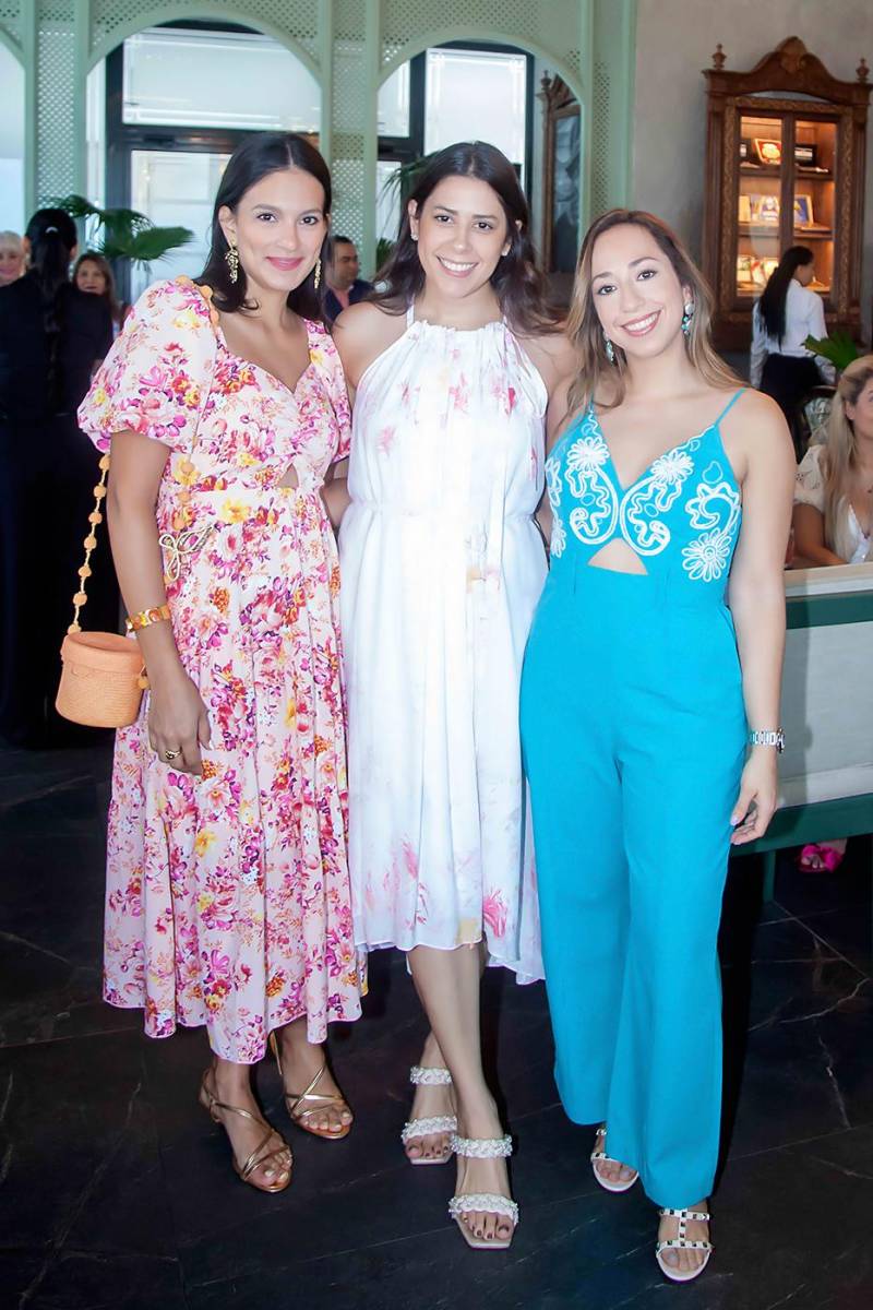 Mildred Bográn, Michelle Marsan y Raquel Chahín.