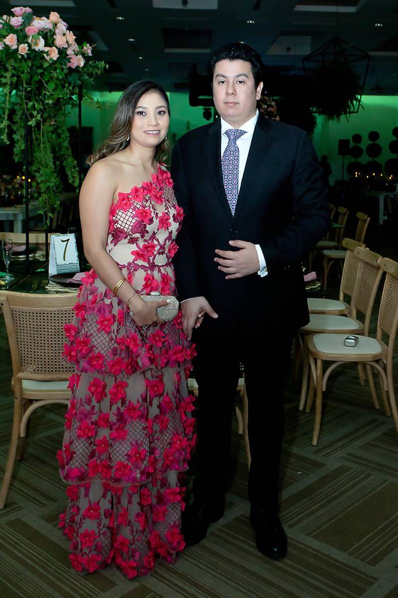Isabella Ferrufino y Juan Avelar.