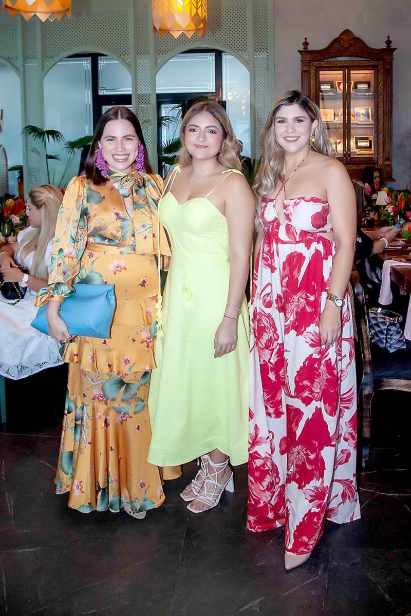Daniela Fajardo, Pamela Araujo y Joselin Mcfiel.
