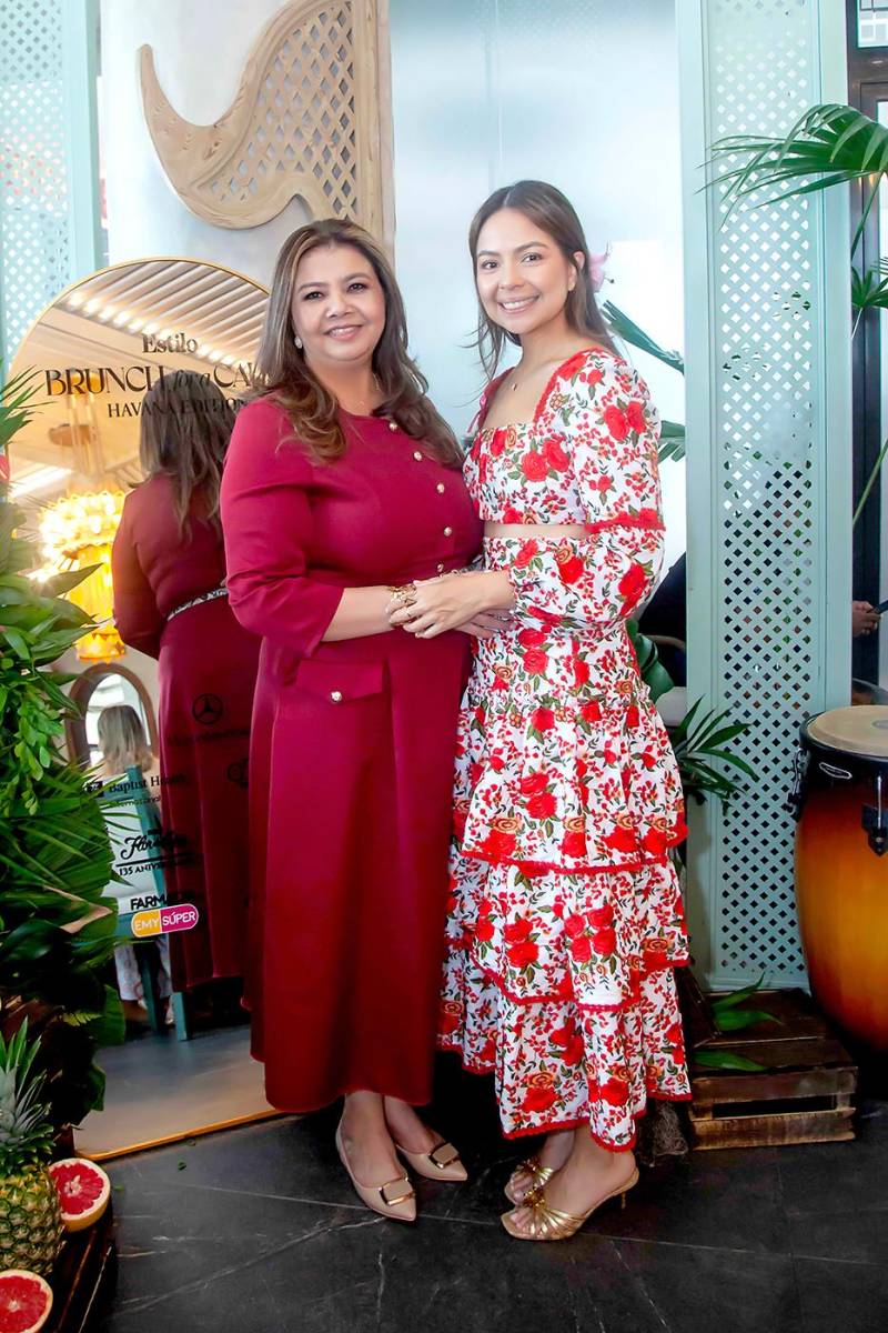 Lorena Alfaro y Mariana León.