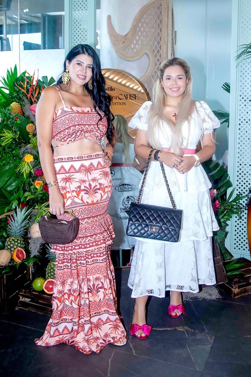 Sarahy Chavarría y Sol Sosa.