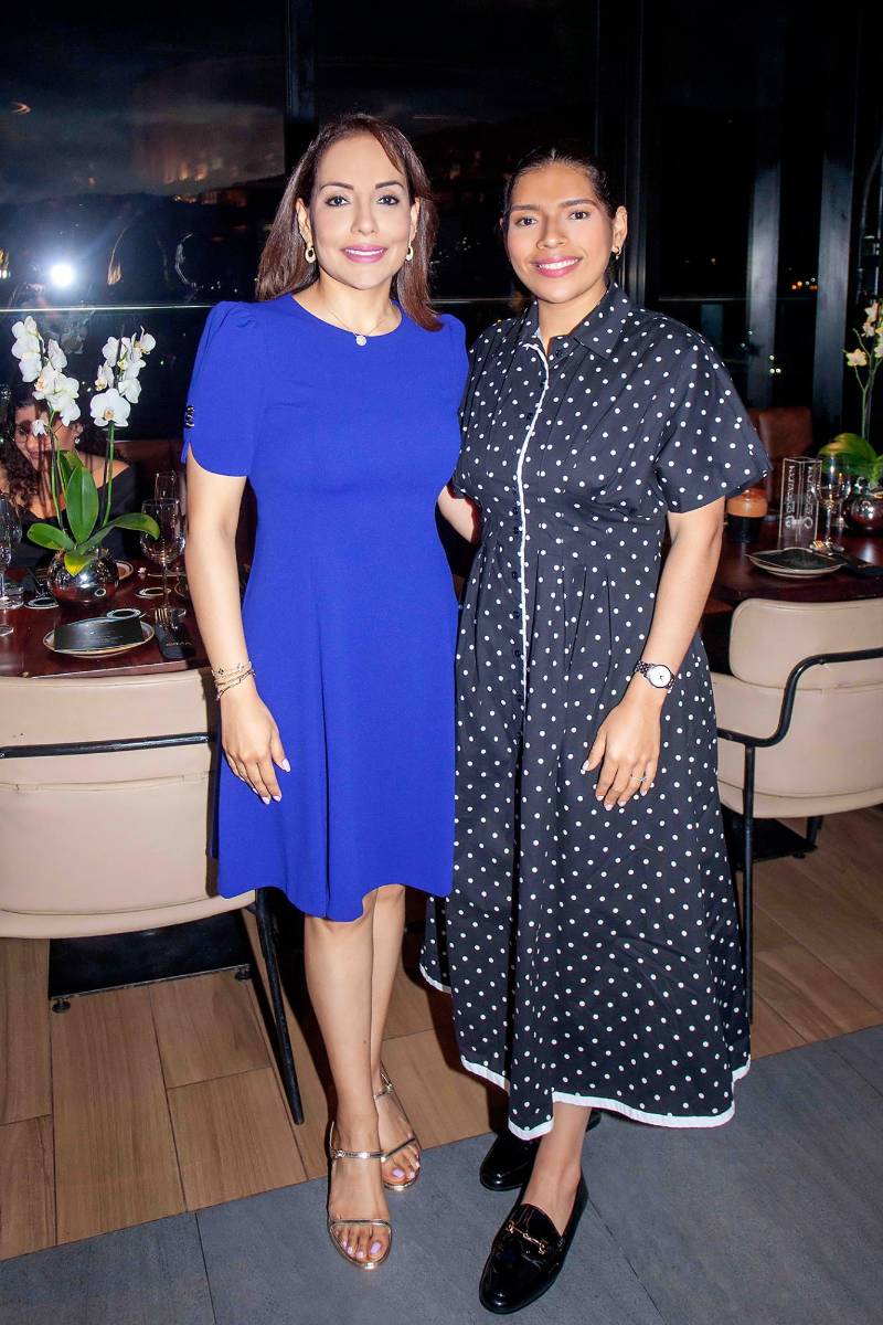 Dulce López y Emilia Caballero.