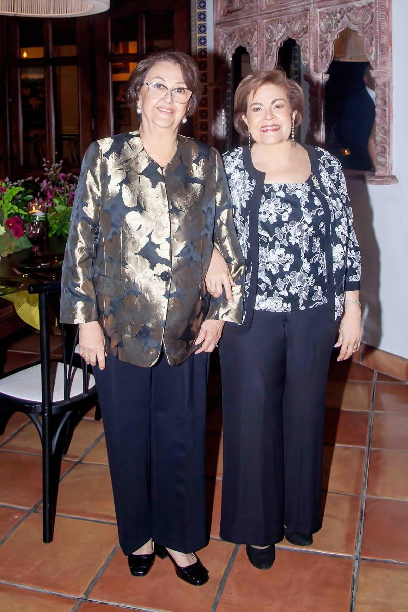 Conchita Díaz del Valle y Elena Larios.
