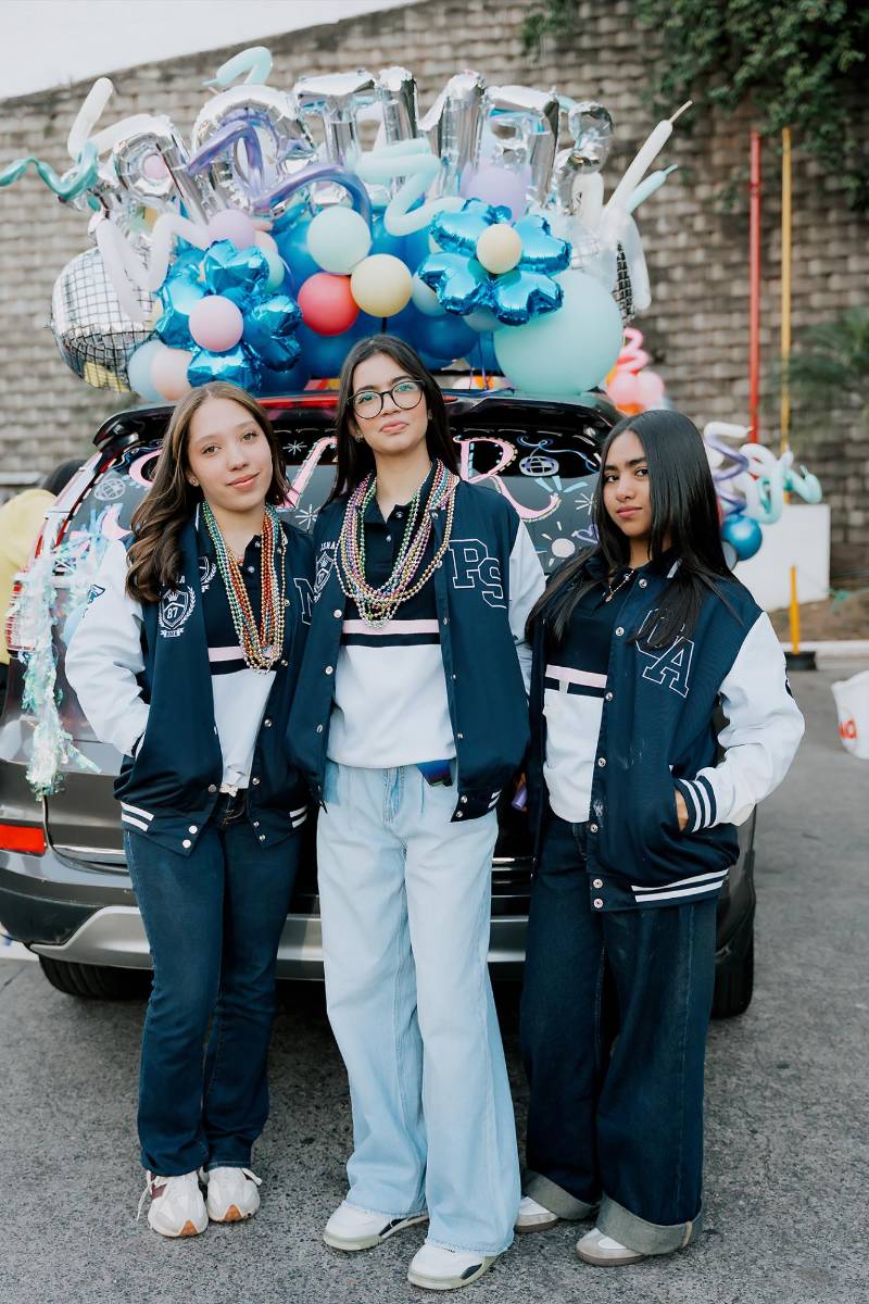 Senior entrance de la clase 2026 del Instituto María Auxiliadora