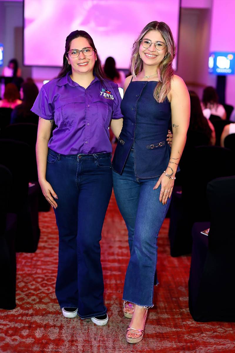 Ixchel Modhwadia y Grecia Calderón.