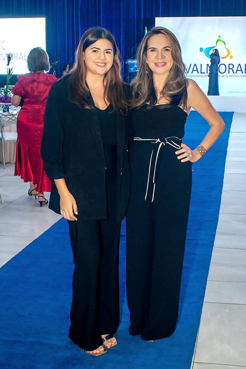 Raquel y Denia Flores Gómez