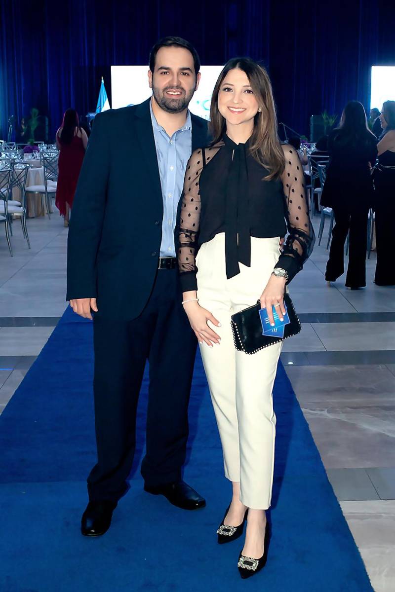 Daniel Alvarado y Skarlet Munguía