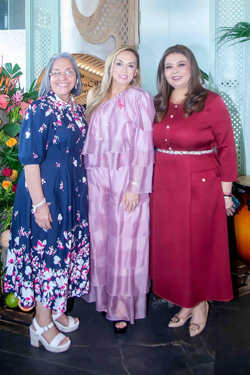 Suyapa Bejarano, Androlla Mitri y Lorena Alfaro.