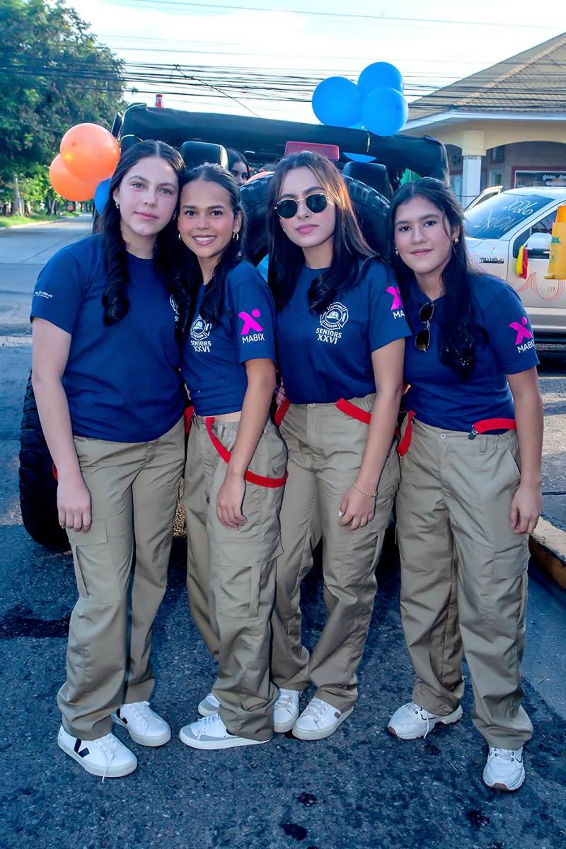 Keli Gonzáles, Valeria Calderón, Solórzano y Margie Barahona.