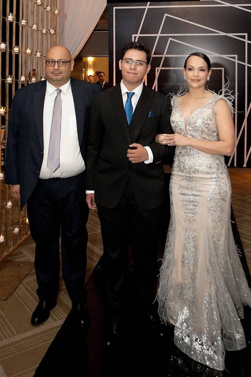 Desfile de padres e hijos de la PROM NIGHT 2023 de Valle de Sula