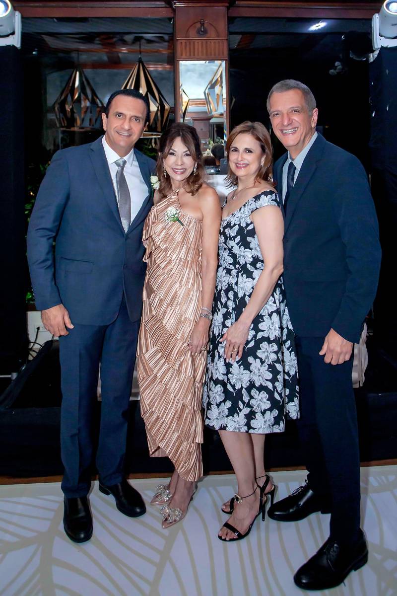 Samy, Ana Luisa, Lis y Anuar Chahín