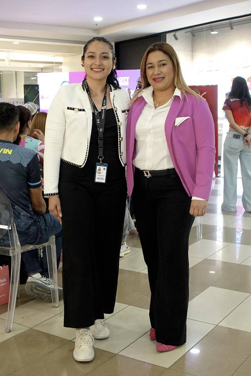 Belkis Iraheta de Sportline con Stephany Martínez de Paradise.