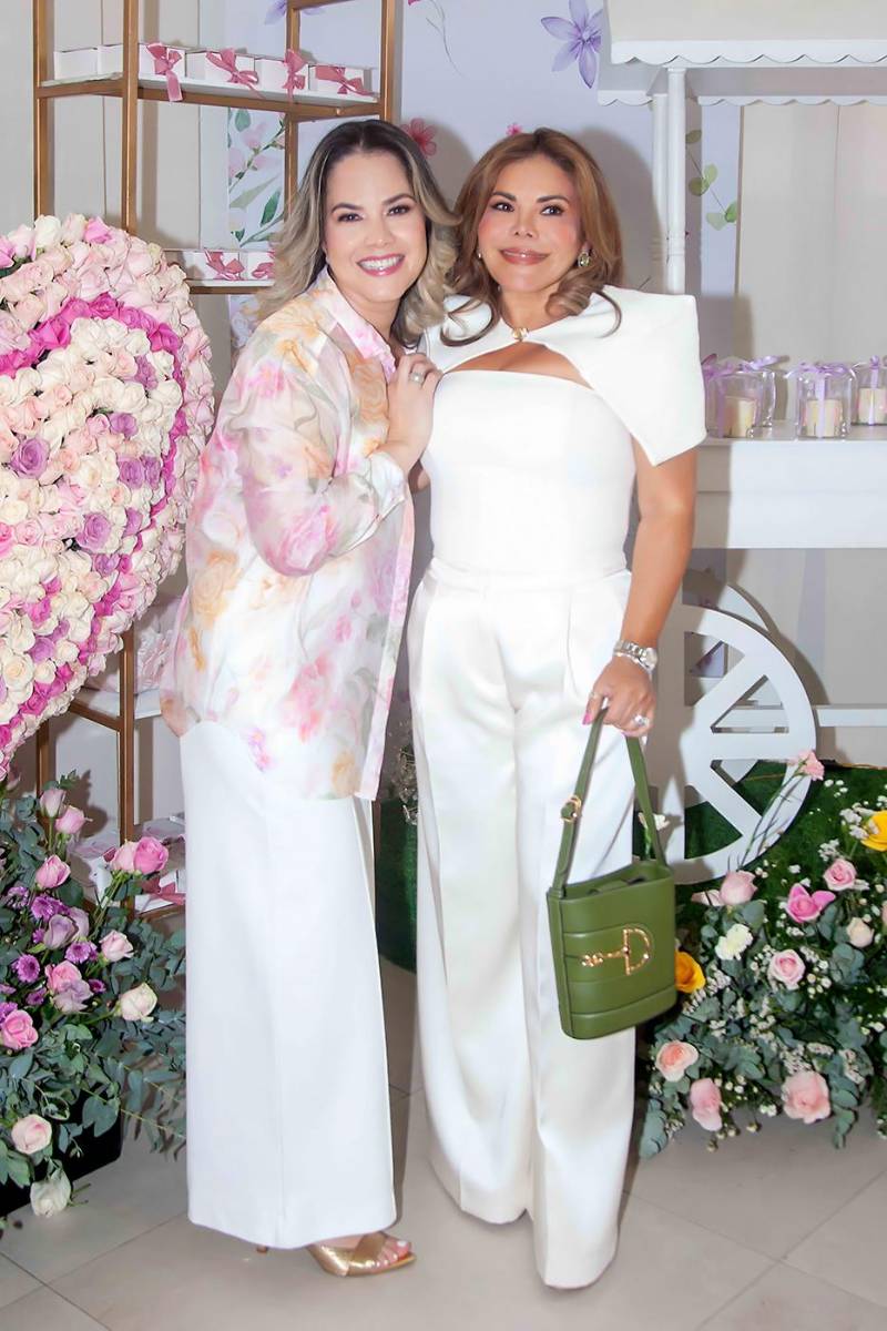 Angie Fúnez y Marlen Farah.