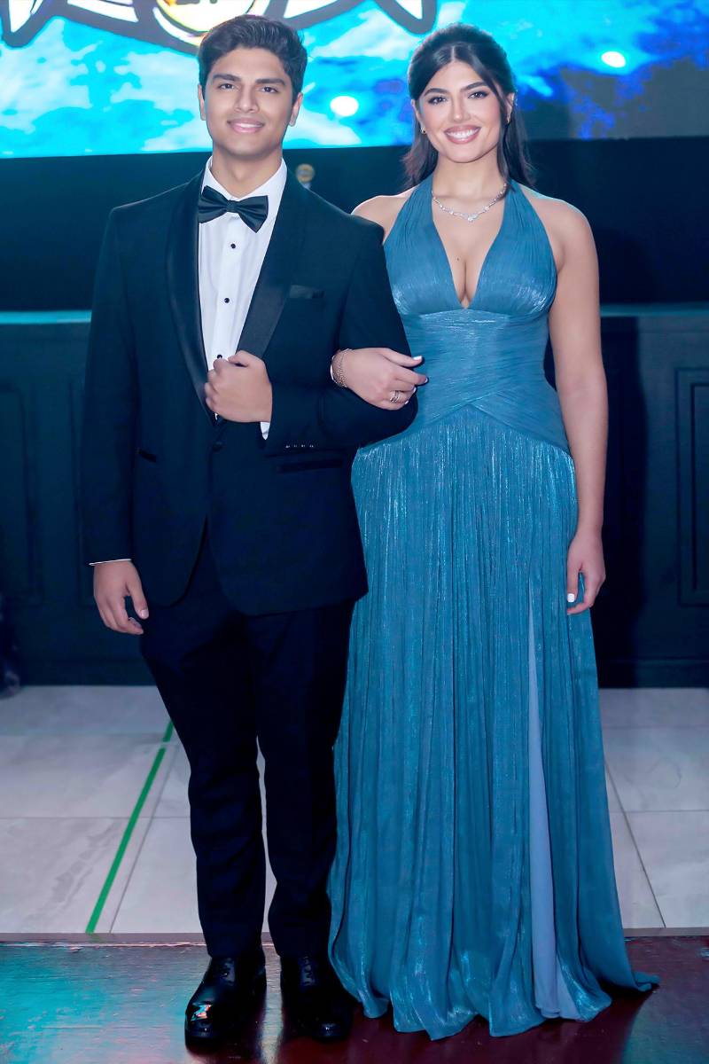 Desfile de Padres e Hijos en la gala de graduación de la Escuela Internacional Sampedrana 2026