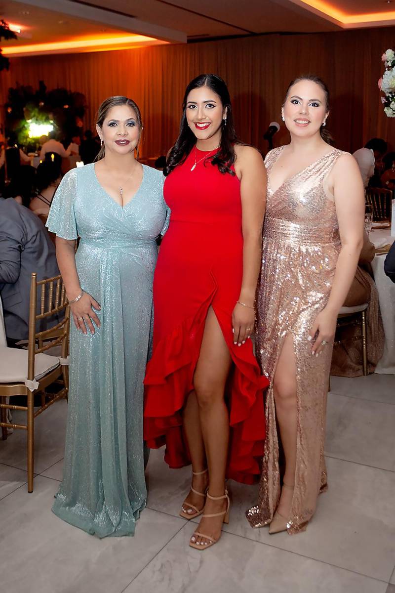 Eva Rivas, Alejandra Rivera y Ana Boquín.