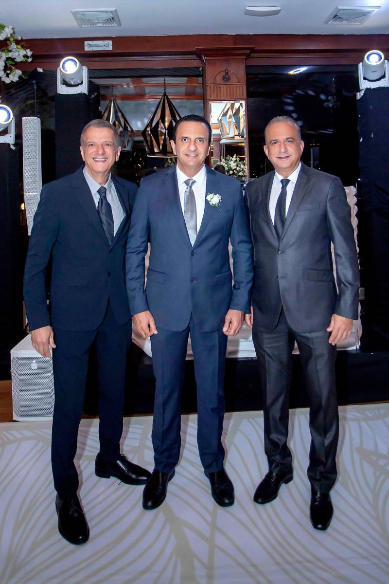 Anuar, Samy y Munir Chahín.