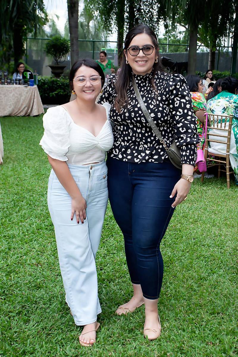 Sofía Turcios y Carmen Díaz.