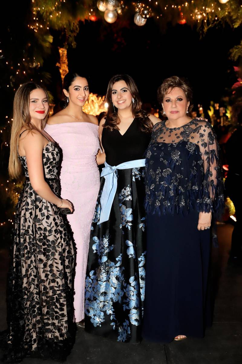 Paulina Argaña, Fabiana Stefan con Stephanie y Liliana Mourra