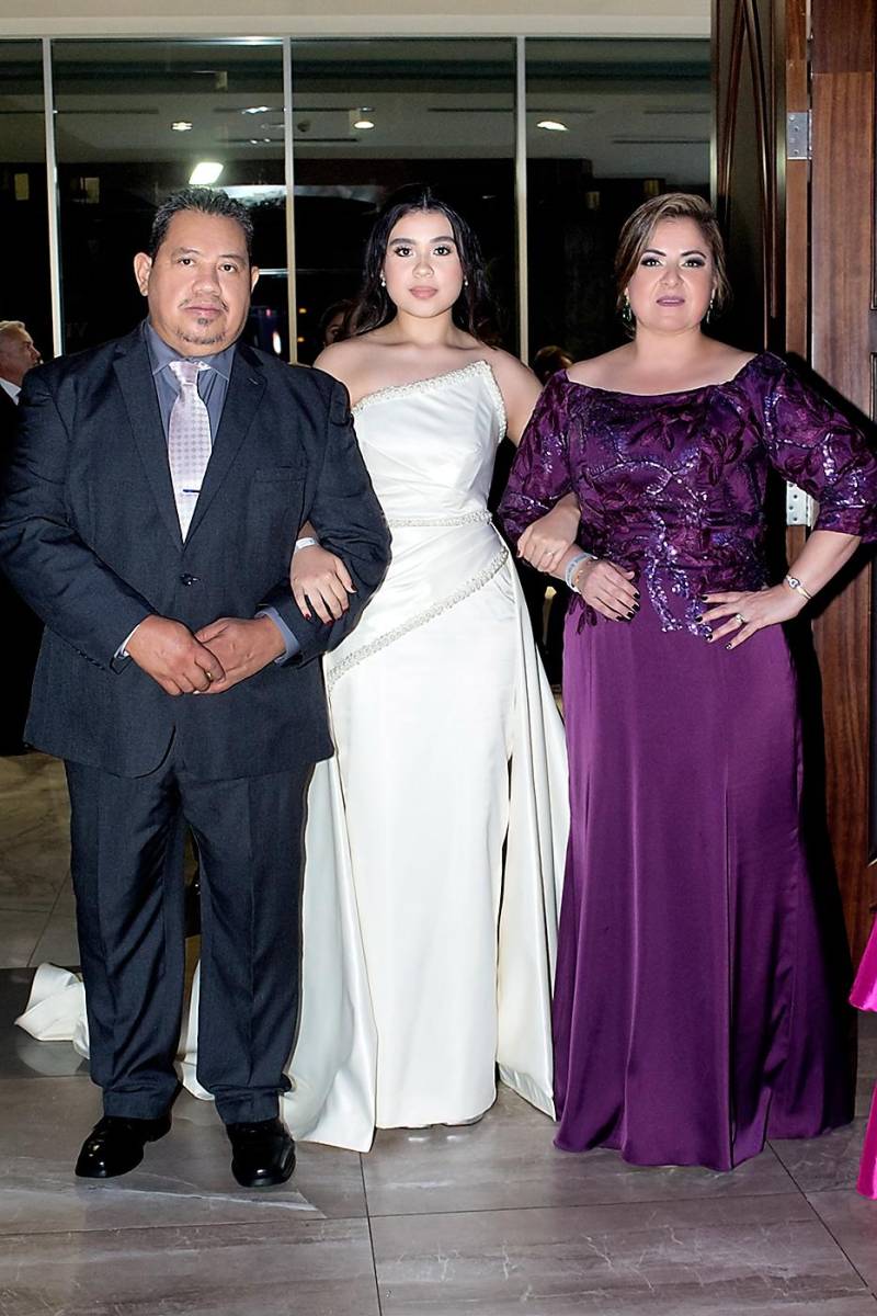Francisco, Allison y Nancy López.