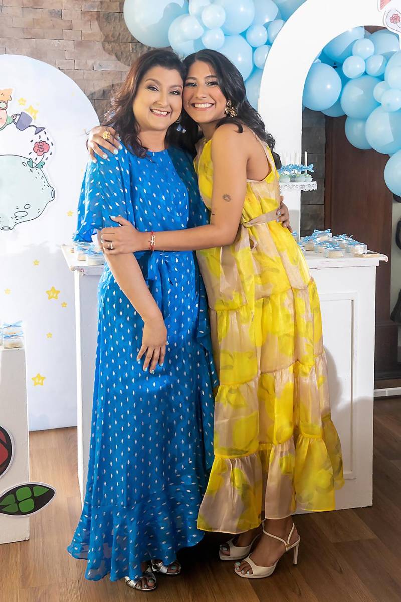 Karina Ardón y su hija Anna Valenzuela de Funes.