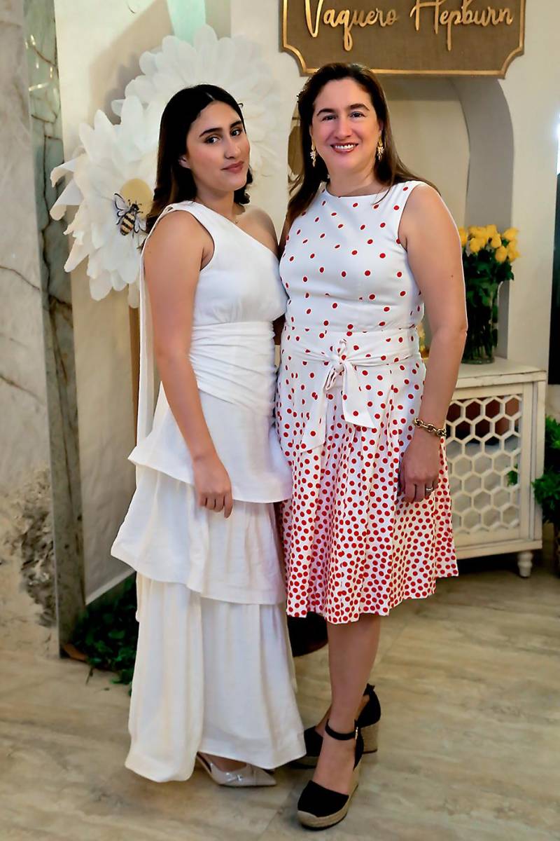 Ivana Membreño y Caterina Torres.