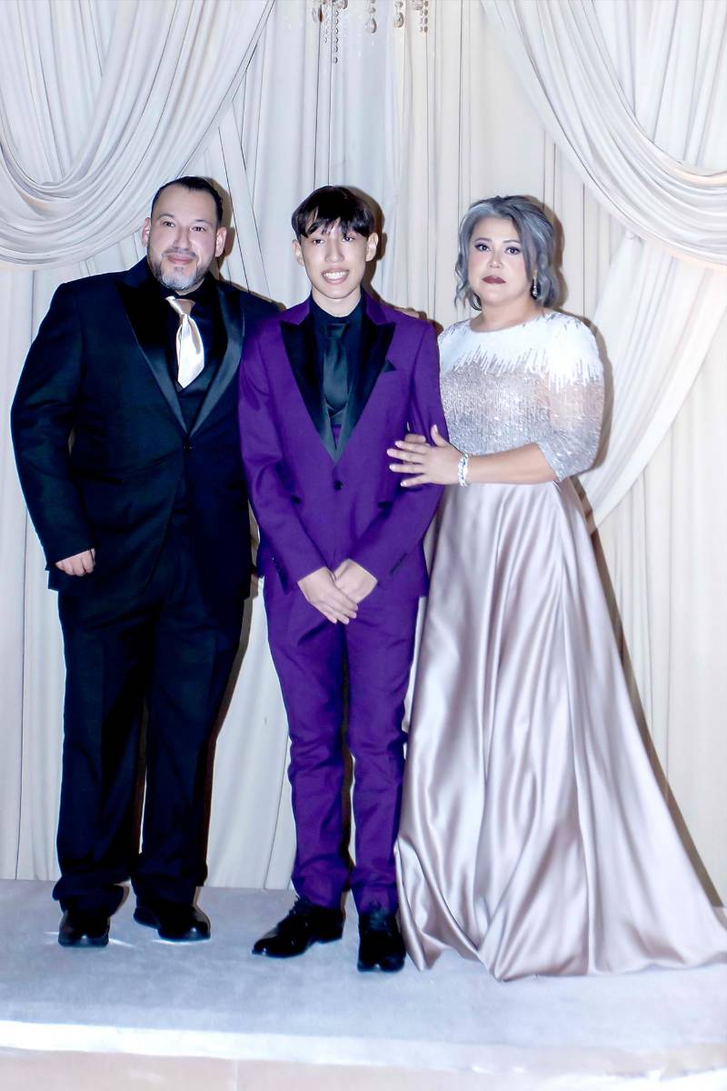 Desfile padres e hijos de la prom 2026 de Happy Days &amp; Freedom Institute