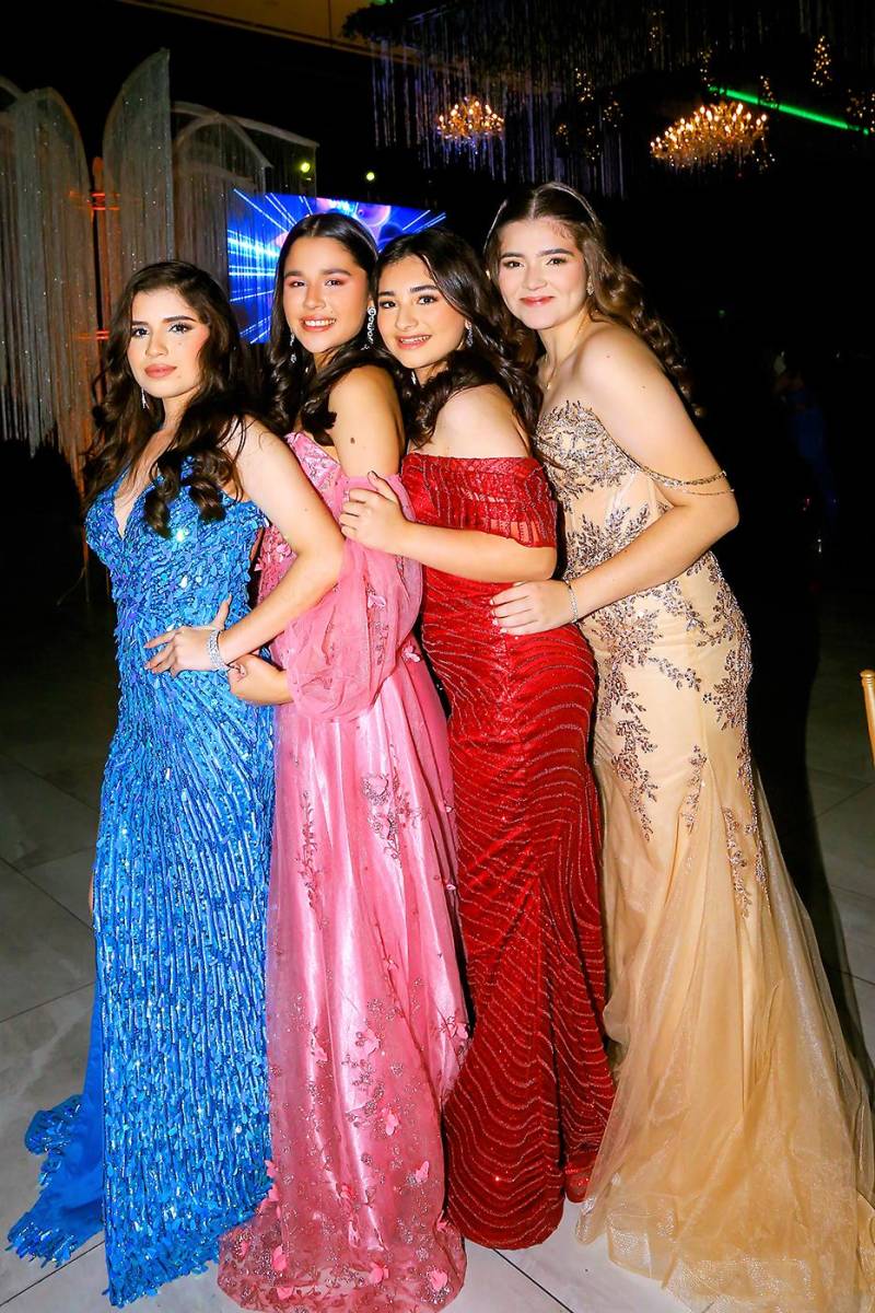 Eda Montes, Eva Arita, Hanna Paredes.
