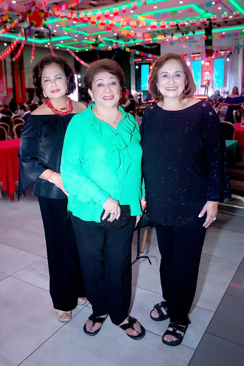 Evelyn e Ilda Bendeck con Odethe Ledbether.