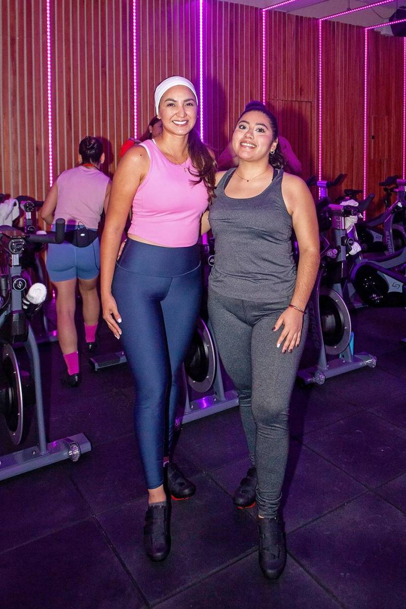 Ride in Pink por Nissan y Estilo
