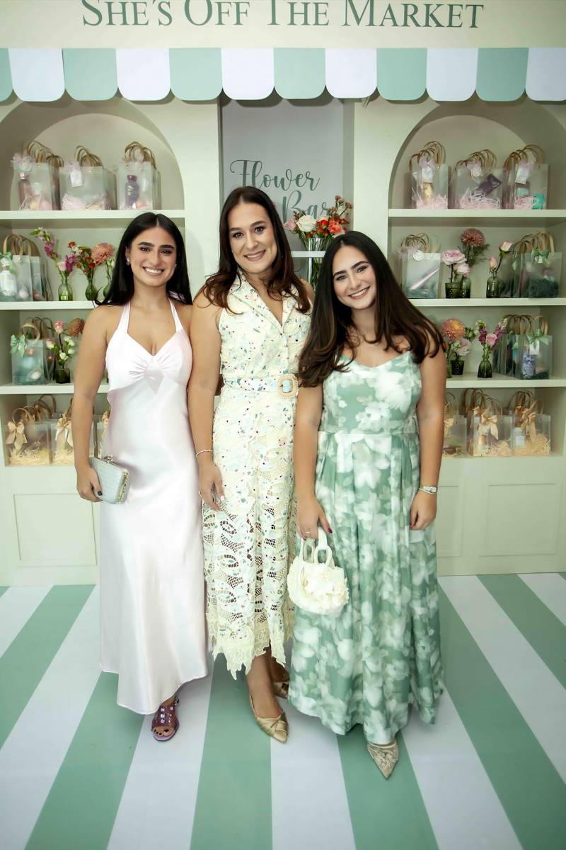 Arianna Mourra, Karina de Mourra y Lucianna Mourra. 