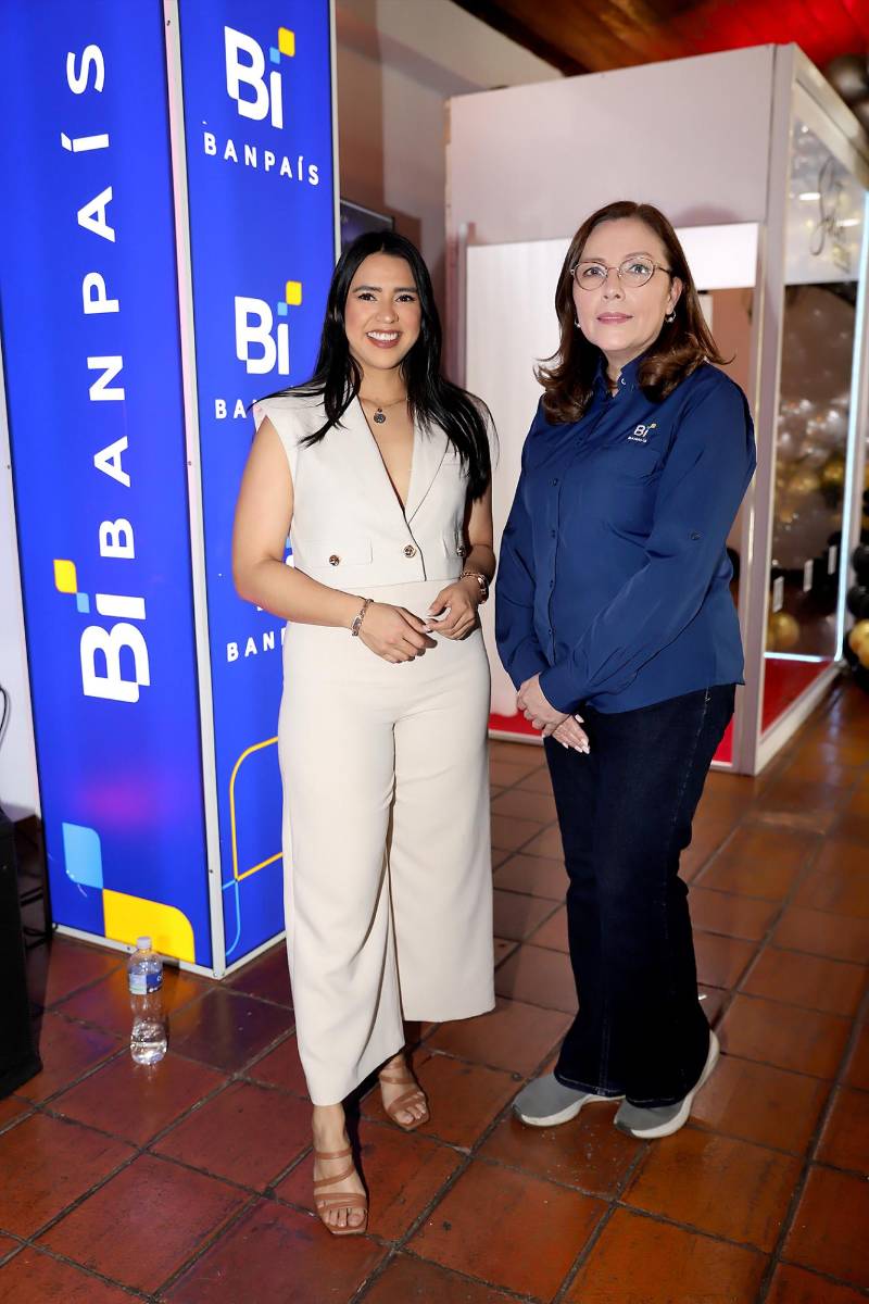 Norma Farías y Nidia Manzanares.