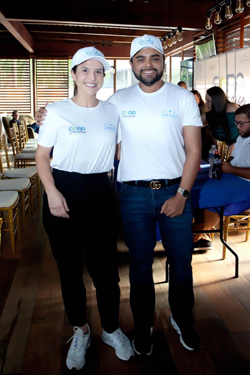 Nicole Schneider y Carlos López de Paradise.