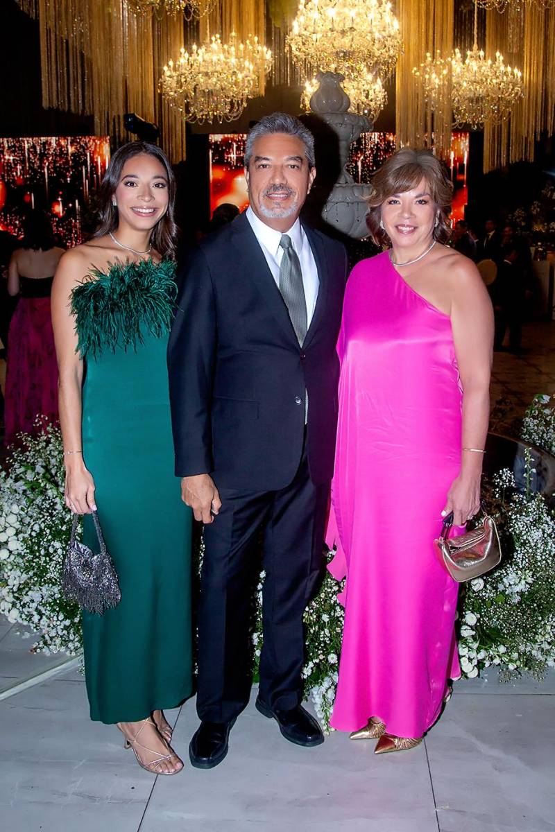 Arianna, Sergio y Kathia Bonilla.