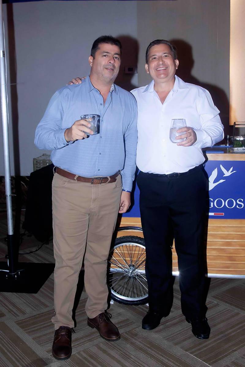 Carlos Bendeck y Gustavo Róbelo.