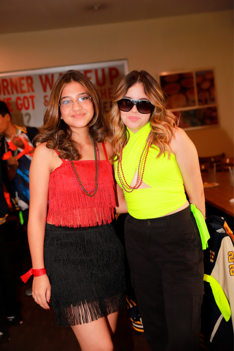 Gladys Ledezma y Nia Farach.