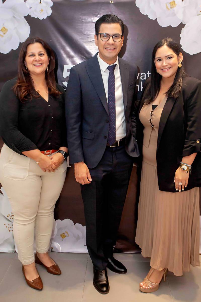 Zamira Handal, Leonardo Alvarado y Andrea Cálix.