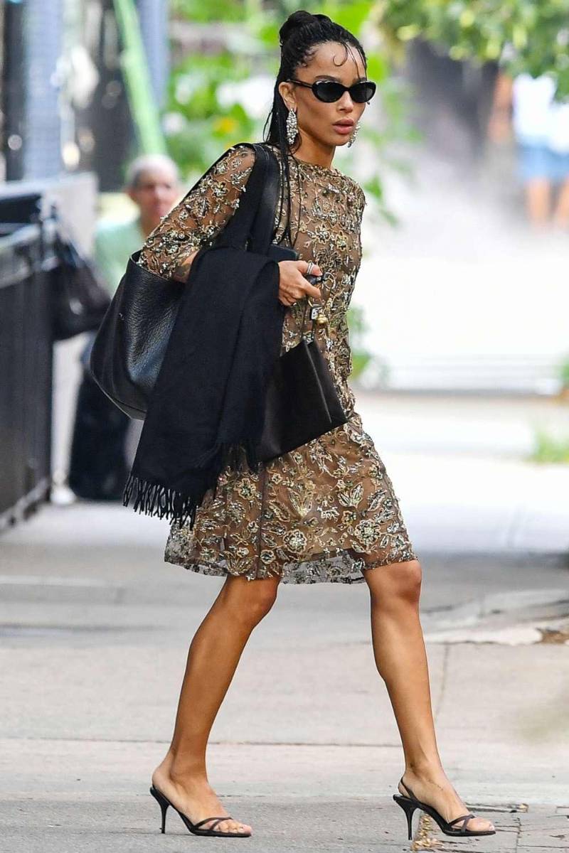 Zoë Kravitz y Taylor son buenas amigas desde 2016, siempre recibiendo el apoyo de la estrella de pop en su carrera como actriz y cantante, inclusive trabajando con Jack Antonoff en 2020.