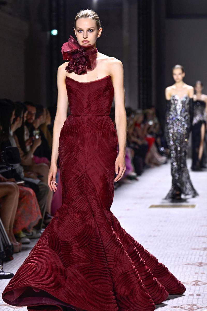 Elie Saab presenta su colección Alta Costura Otoño Invierno 2024/25
