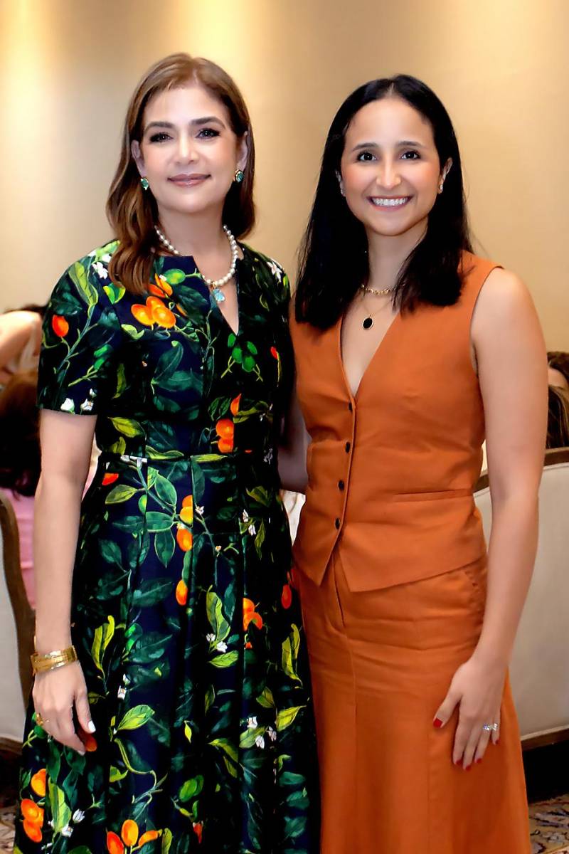 Ruth Marie Sabillón y Mariana Kattán.