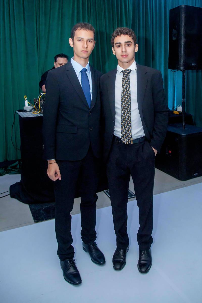 Alessandro Paredes y Mario Rivera.