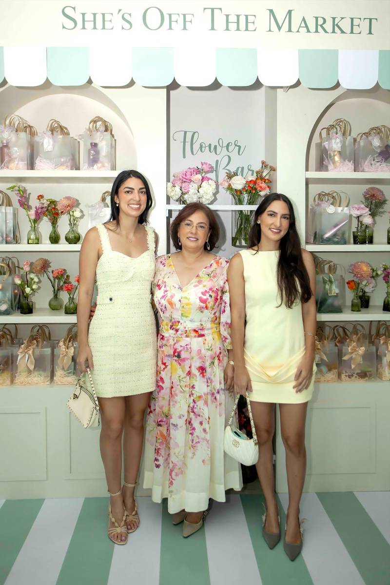 María, Jenny y Jennifer Yuja.