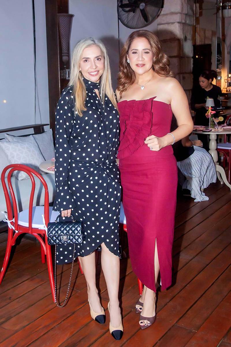 Vanessa Bizzarri y Giselle Tinoco.