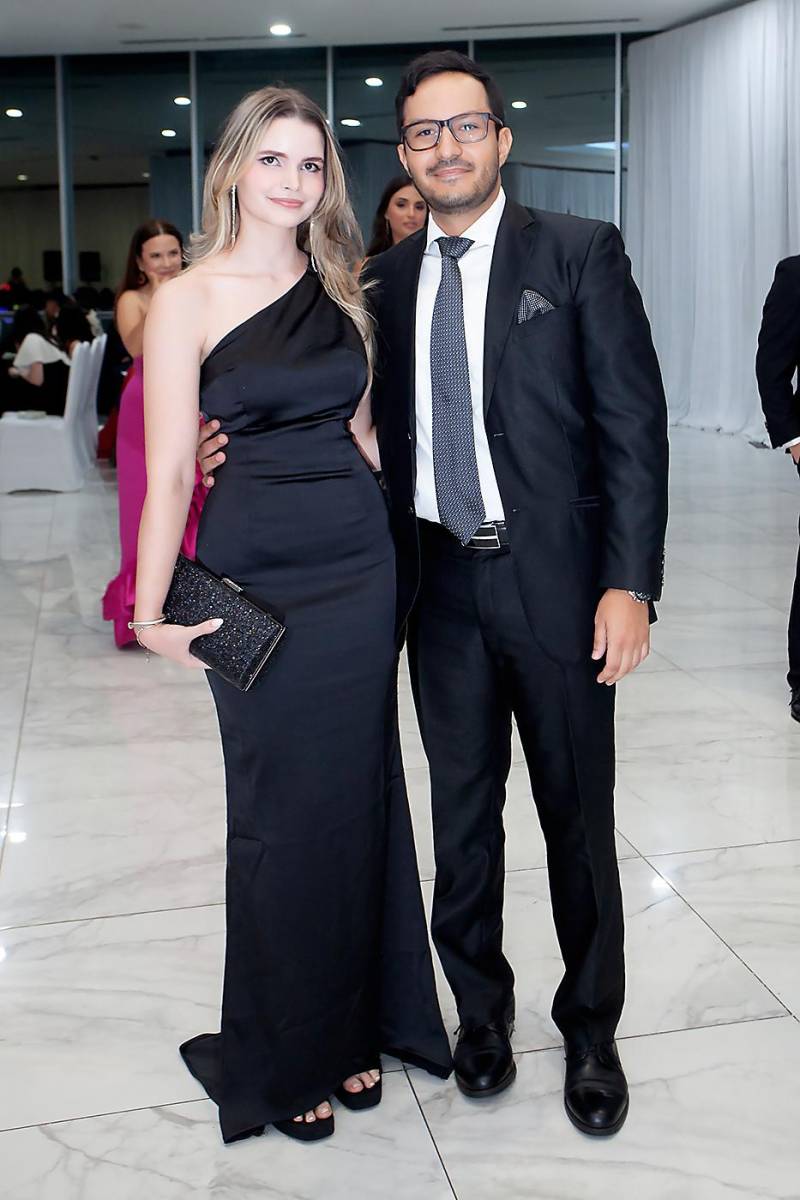Andrea Abastida y Gerardo Flores.
