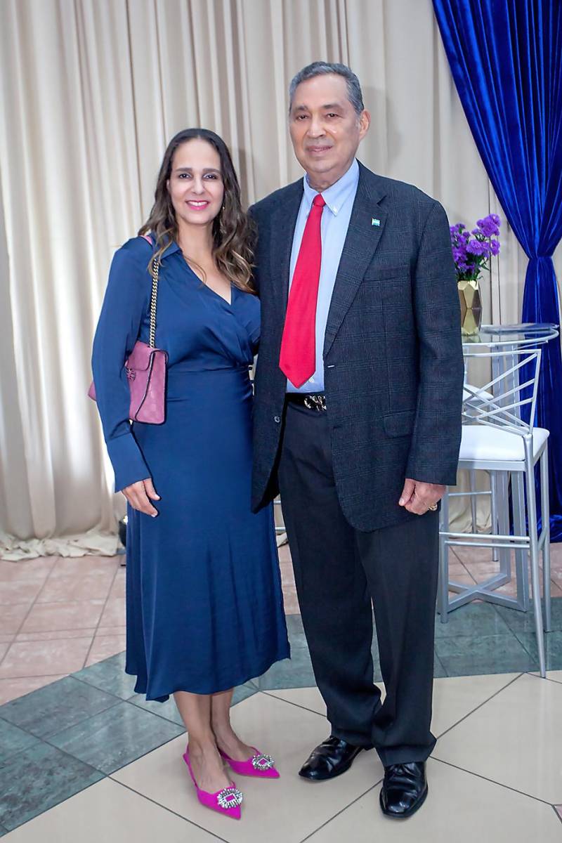 Tonia y Manuel Urbina.