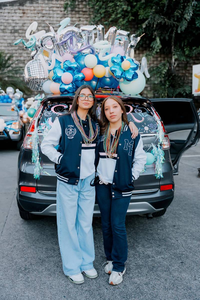 Senior entrance de la clase 2026 del Instituto María Auxiliadora