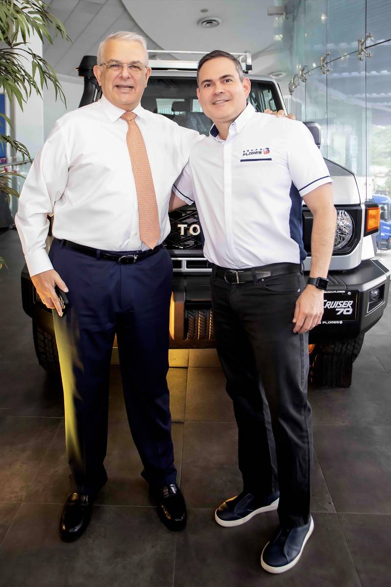  José Ramón Bueso y Alan Flores, CEO de Grupo Flores.