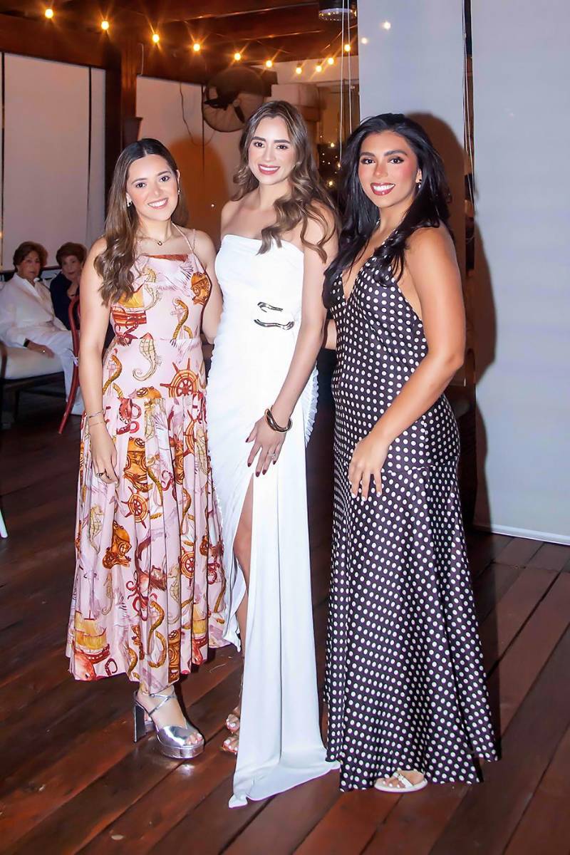 Mariangela Larach, Alessa Matuty y Nathalia Medina.