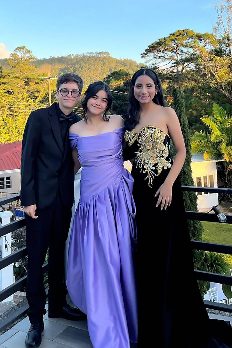 Gael Hernández, Zoe Ramos e Isabella Sauceda.