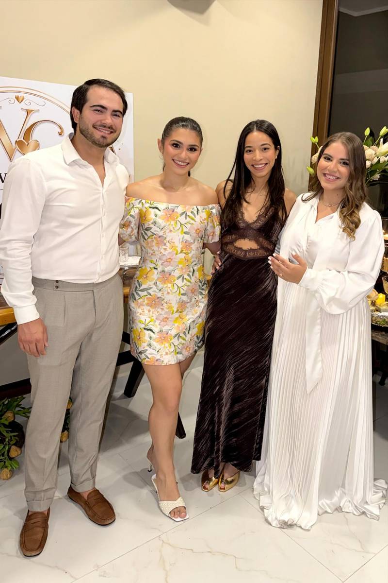Carlos Rojas, Marianne Sikaffy, Arianna Bonilla y Valerie Boadla.